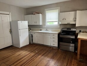 212 E Capitola Ave in Kinston, NC - Building Photo - Building Photo