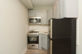 501 W Belmont Ave, Unit A01C in Chicago, IL - Foto de edificio - Building Photo