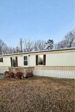 933 Mt Vernon Rd in Tunnel Hill, GA - Foto de edificio - Building Photo