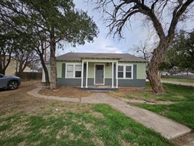 property at 541 S Mockingbird Ln