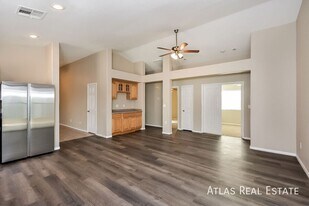 8557 Timber Pine Ave in Las Vegas, NV - Building Photo