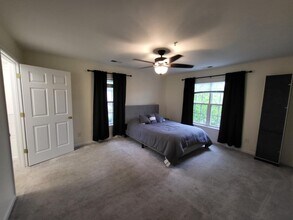 4702 Brighton Park Dr, Unit GYPSY HAVEN in Winston-Salem, NC - Foto de edificio - Building Photo