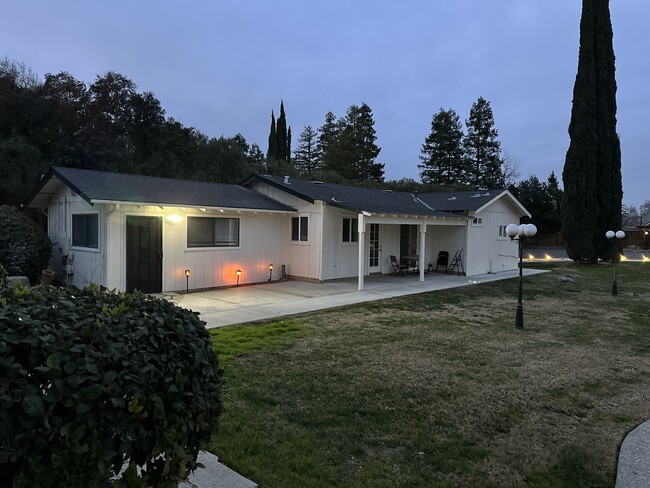 property at 1403 E Monte Vista Ave