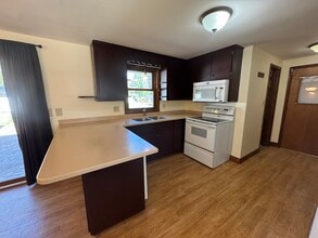 1798 Chateau Dr in Green Bay, WI - Building Photo - Building Photo
