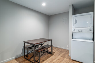 Maplewood Place in Joplin, MO - Foto de edificio - Interior Photo
