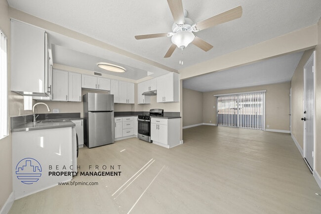 12236 Manor Dr. in Hawthorne, CA - Building Photo - Building Photo