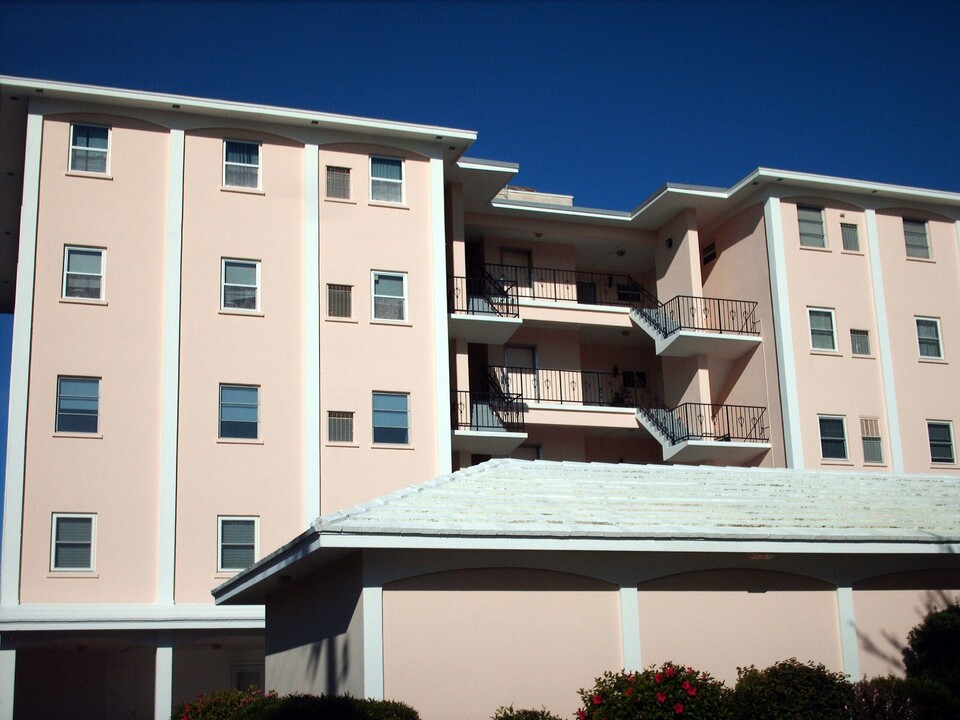 Harbor House West in Sarasota, FL - Foto de edificio