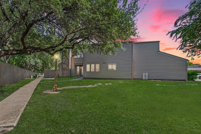 1422 Chardonnay Dr in Houston, TX - Building Photo - Building Photo