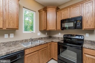 1159 Coulbourn Cor in Glen Burnie, MD - Building Photo - Building Photo