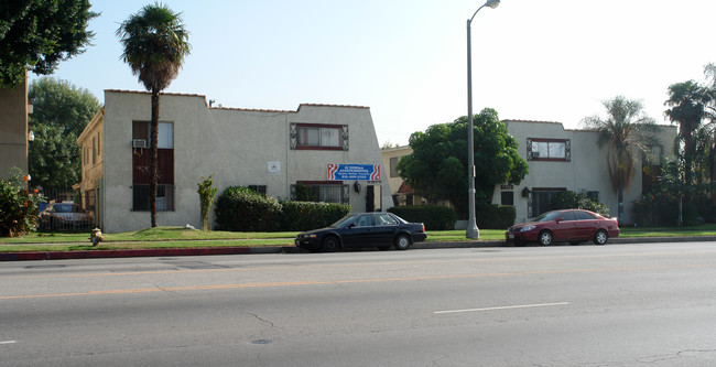 8814 Van Nuys Blvd in Panorama City, CA - Building Photo - Building Photo