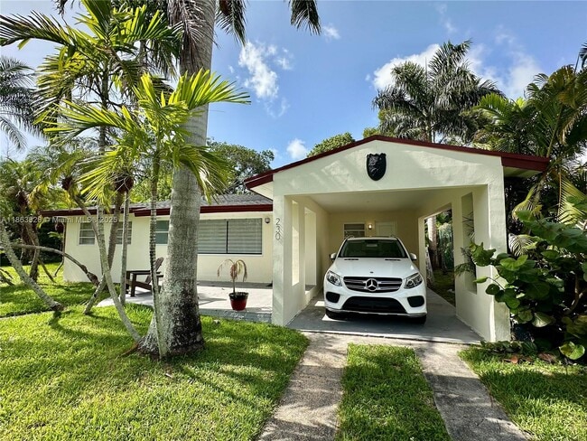 230 NE 2nd Pl in Dania Beach, FL - Building Photo - Building Photo