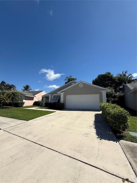 property at 665 SE 25th Ln