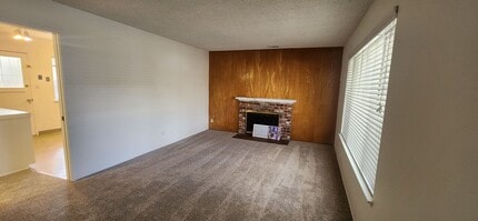 5929 Lake Crest Way in Sacramento, CA - Building Photo - Building Photo