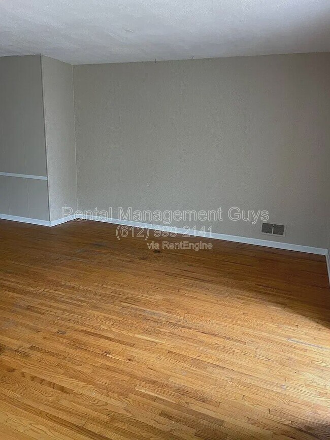 1219 Oxford St in Hopkins, MN - Building Photo - Building Photo
