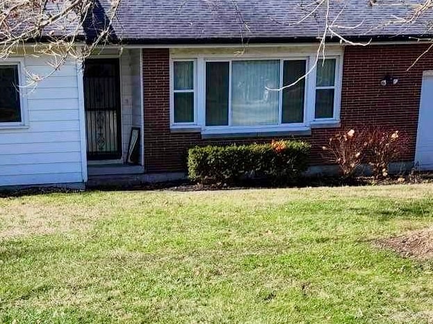 property at 2213 Oxmoor Dr