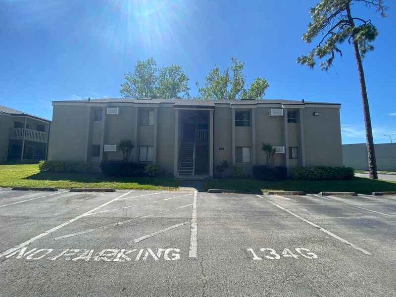 134 Springwood Cir in Longwood, FL - Foto de edificio