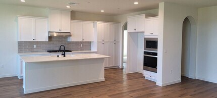 12403 Madelyn Dr in Bakersfield, CA - Building Photo - Building Photo