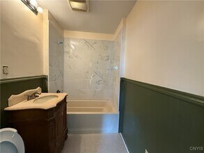 1200 N Glencove Rd in Syracuse, NY - Building Photo - Building Photo