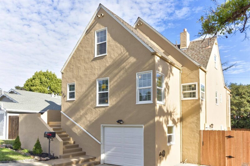 138 Viewmont Ave in Vallejo, CA - Foto de edificio