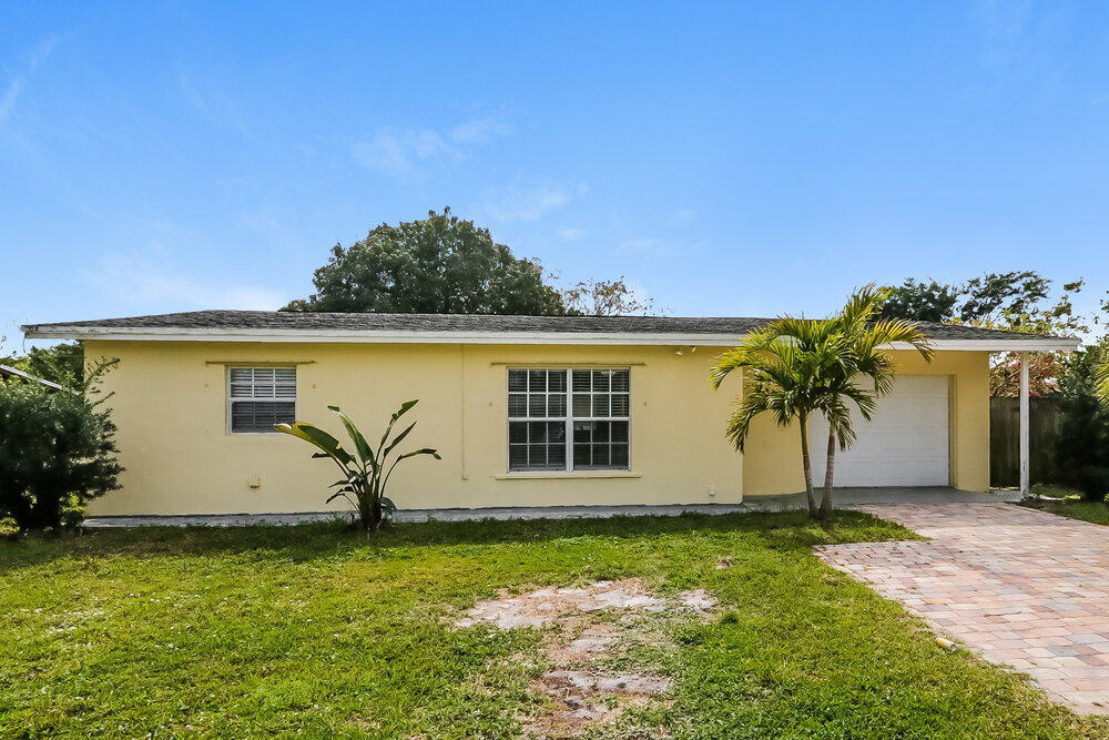 2140 NW Sunset Blvd in Jensen Beach, FL - Building Photo