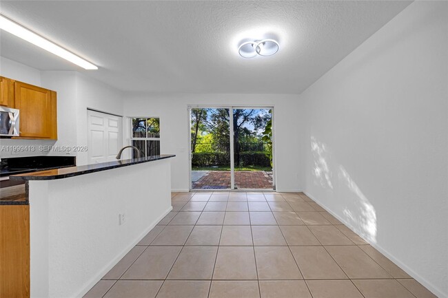 12040 SW 28th St in Miramar, FL - Building Photo - Building Photo