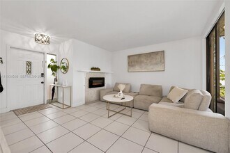 8250 NW 191st St in Hialeah, FL - Building Photo - Building Photo