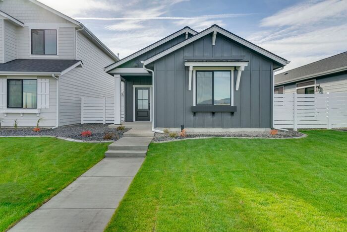 2980 N Corvus St in Post Falls, ID - Foto de edificio