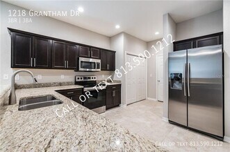 1218 Grantham Dr in Sarasota, FL - Building Photo - Building Photo