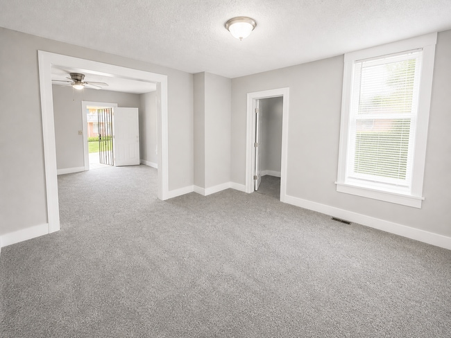 3005 E 19th Terrace in Kansas City, MO - Building Photo - Building Photo