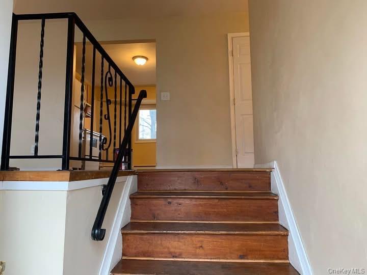 16 Broadway in West Babylon, NY - Building Photo