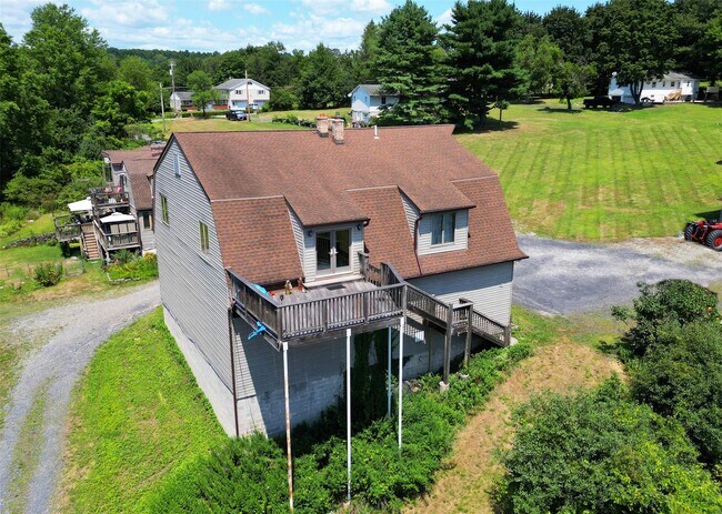 16 Forino Ln in New Hampton, NY - Building Photo - Building Photo