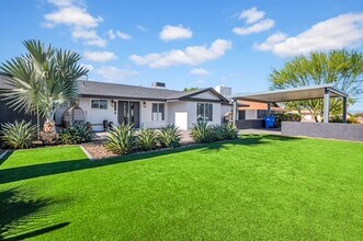 10624 N 38th St in Phoenix, AZ - Building Photo - Building Photo