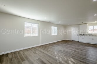 541 Walker St in Arvin, CA - Building Photo - Building Photo