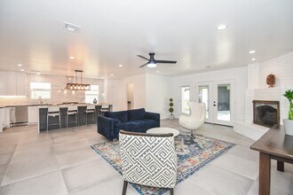 1034 W Donovan St in Houston, TX - Building Photo - Building Photo