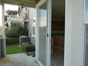 1065 Rockport Ave in Redwood City, CA - Building Photo - Building Photo