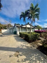 733 Pine Cone Ln in Naples, FL - Building Photo - Building Photo