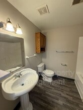 1100 N Noland Rd in Independence, MO - Building Photo - Building Photo