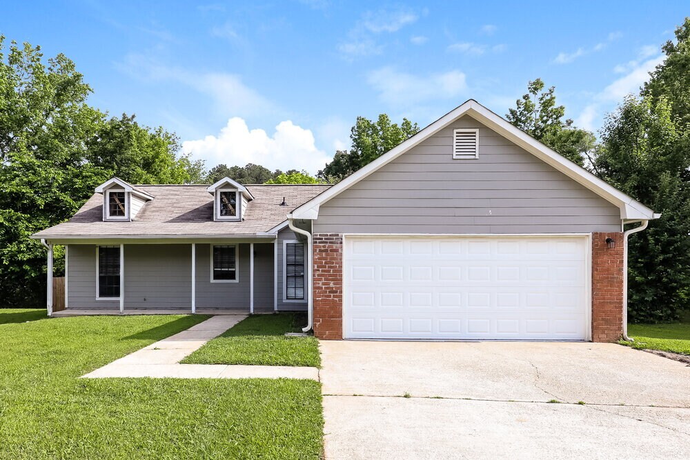 527 Brookfield Way in Jonesboro, GA - Building Photo