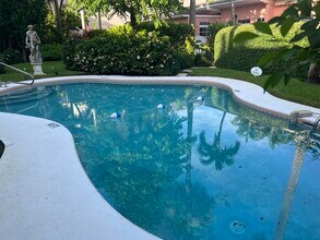 142 Peruvian Ave in Palm Beach, FL - Building Photo - Building Photo