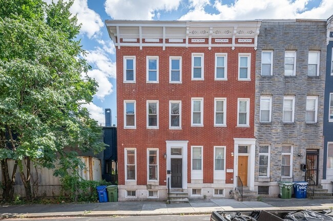 property at 1001 Bennett Pl