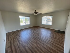 460 Quentyn St in Sutherlin, OR - Building Photo - Building Photo