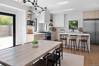 31 Atlantic Ave in Islip, NY - Building Photo - Building Photo