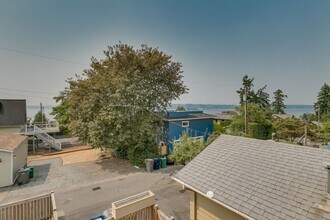 429 10th Ave W in Kirkland, WA - Building Photo - Building Photo
