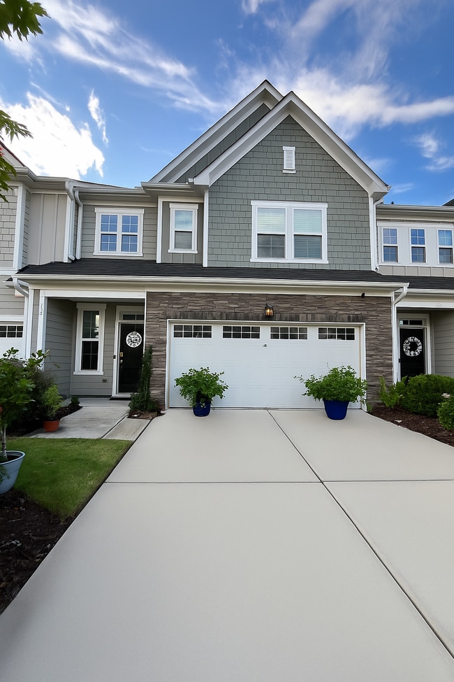 Room in Townhome on Craigmeade Dr in Morrisville, NC - Building Photo - Building Photo