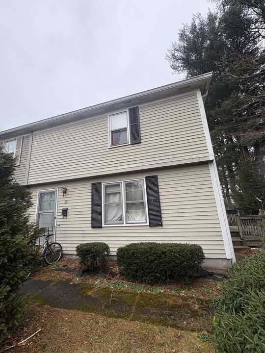 46 S East St in Amherst, MA - Building Photo