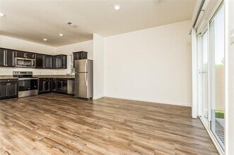 436 Canoe Way in Crowley, TX - Building Photo - Building Photo