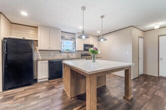 102 Walter Dr in Beulaville, NC - Building Photo - Building Photo