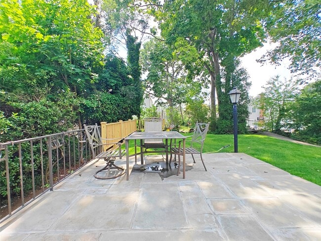 93 Joyce Rd in Eastchester, NY - Building Photo - Building Photo