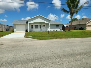 469 SW Duval Ave in Port St. Lucie, FL - Building Photo - Building Photo