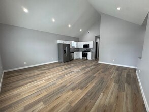 1829 Montcalm St in Indianapolis, IN - Building Photo - Building Photo